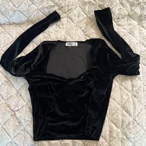 Hollister long sleeve velvet crop top.